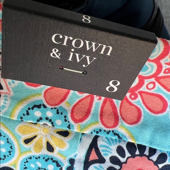 Crown and Ivy blue floral shorts scalloped hem front and back pockets size 8 - Picture 5 of 10